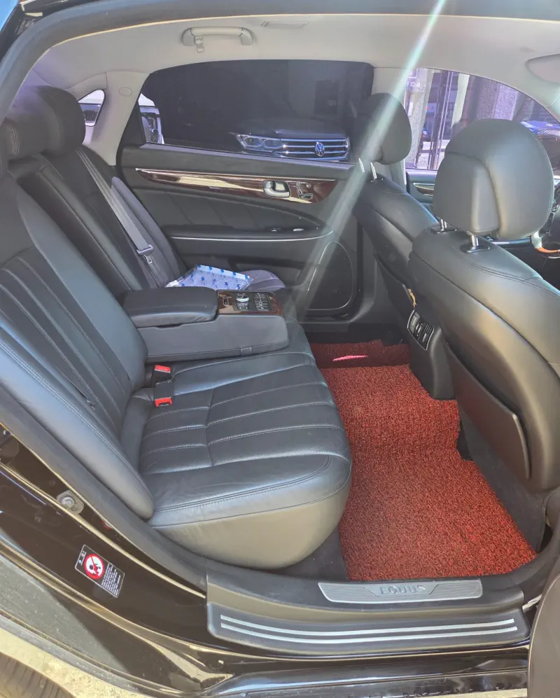 Hyundai Equus