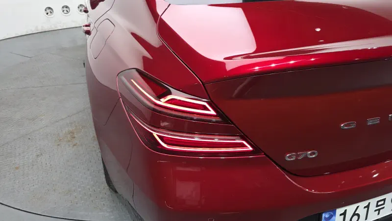 Genesis G70