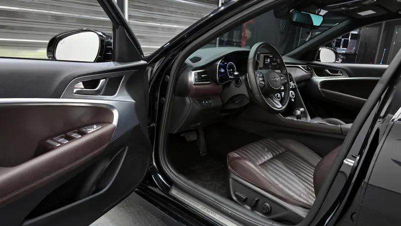 Genesis G70