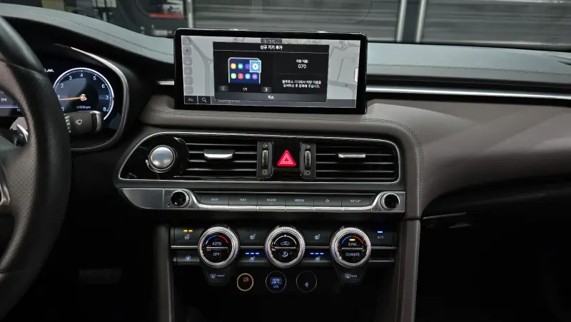 Genesis G70