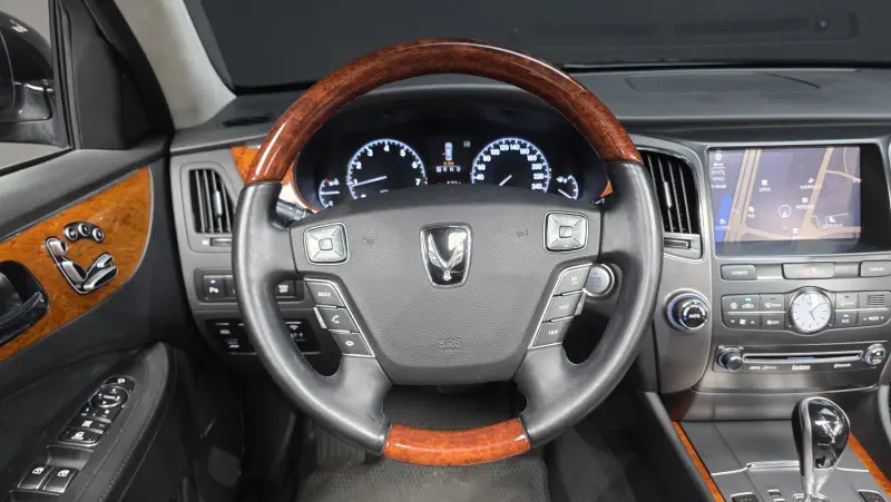 Hyundai Equus