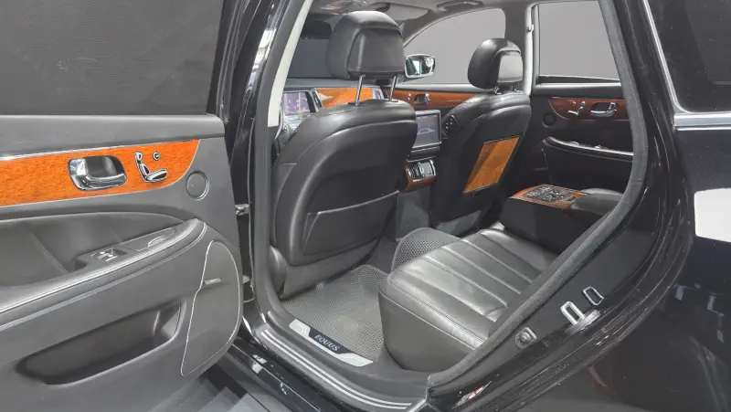 Hyundai Equus