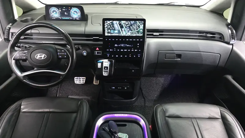 Hyundai Staria
