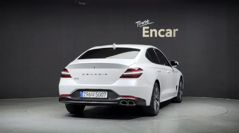 Genesis G70