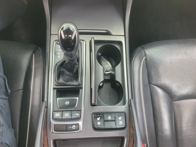 Hyundai Aslan