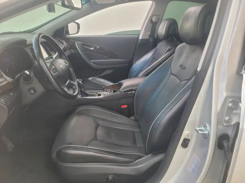 Hyundai Aslan