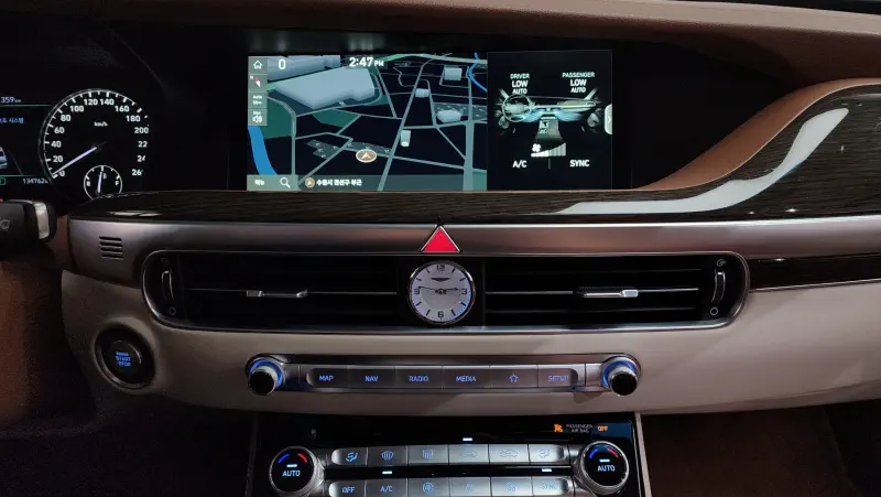 Genesis G90