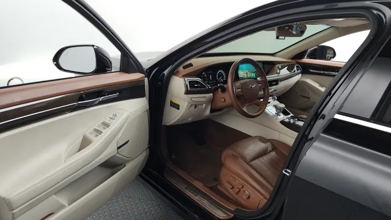 Genesis G90
