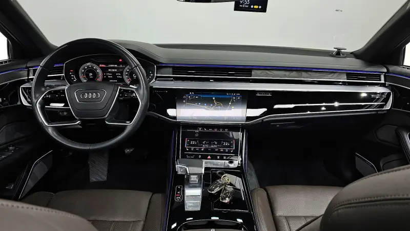 Audi A8