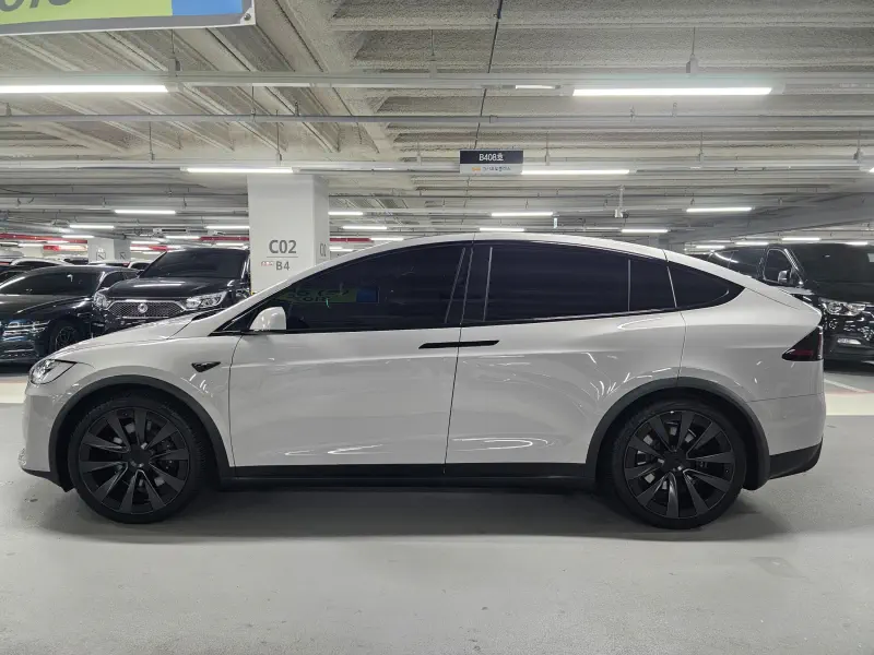 Tesla MODEL X