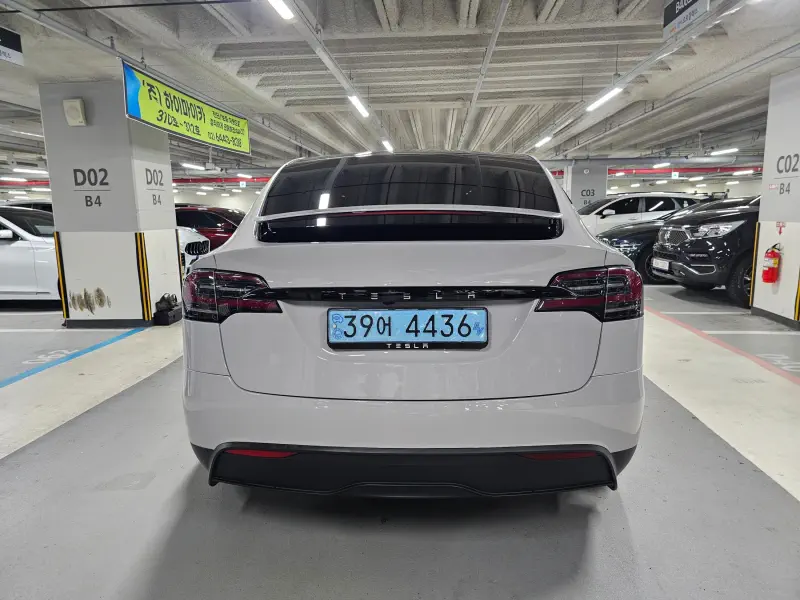 Tesla MODEL X