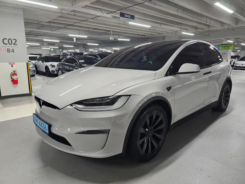 Tesla MODEL X