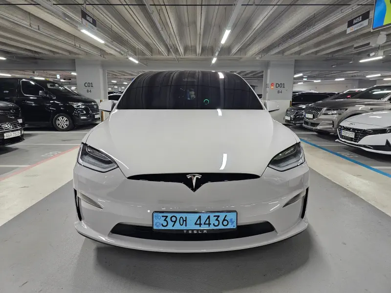 Tesla MODEL X