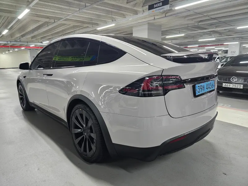 Tesla MODEL X
