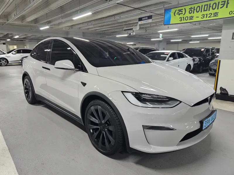 Tesla MODEL X