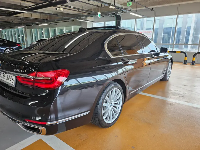 BMW 7-Series