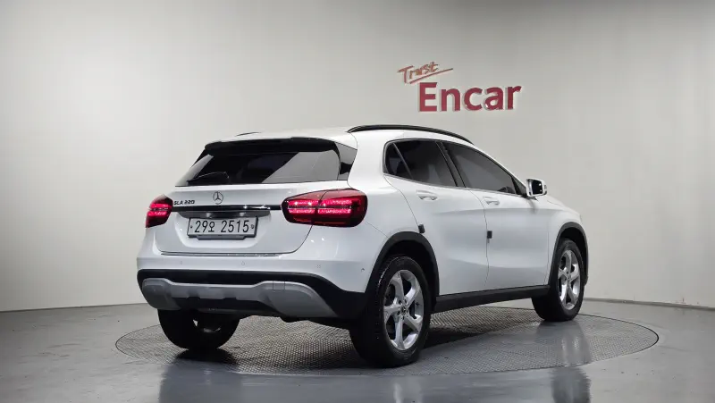 Mercedes-Benz GLA-Class