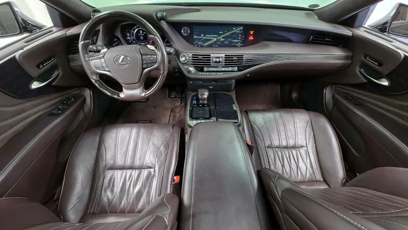 Lexus LS
