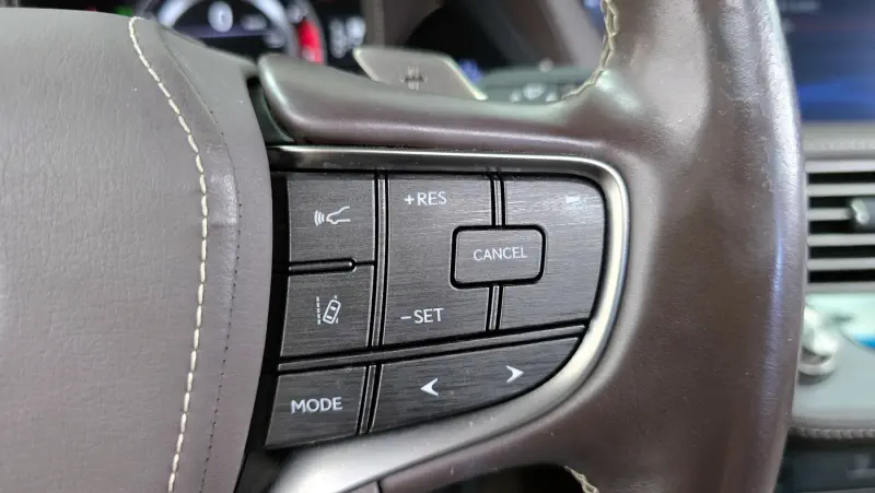 Lexus LS