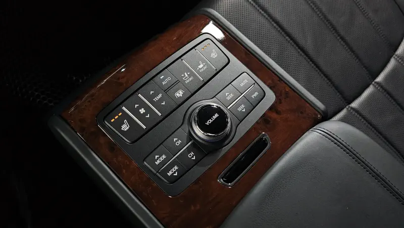 Hyundai Equus