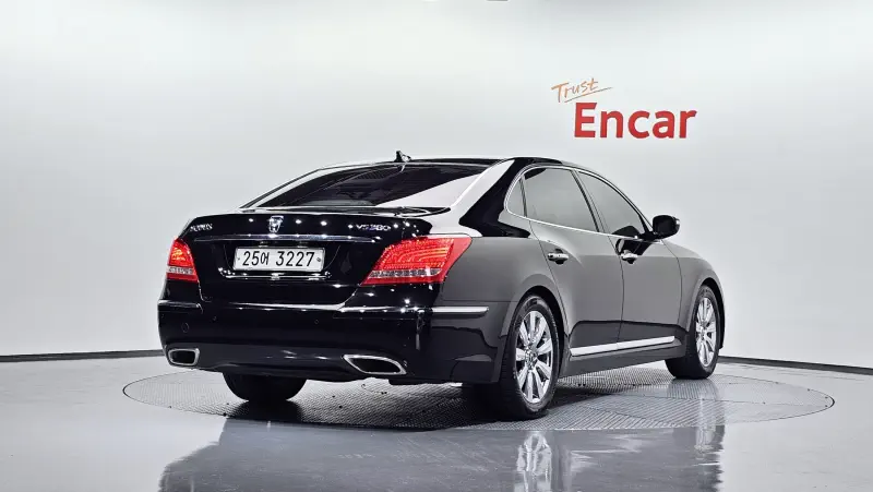 Hyundai Equus