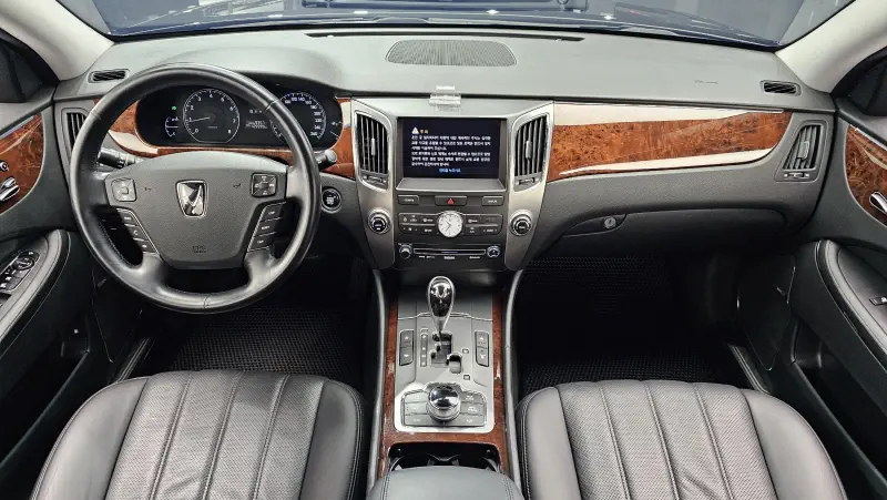 Hyundai Equus