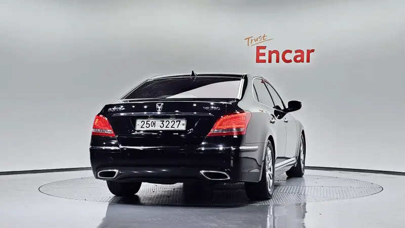 Hyundai Equus