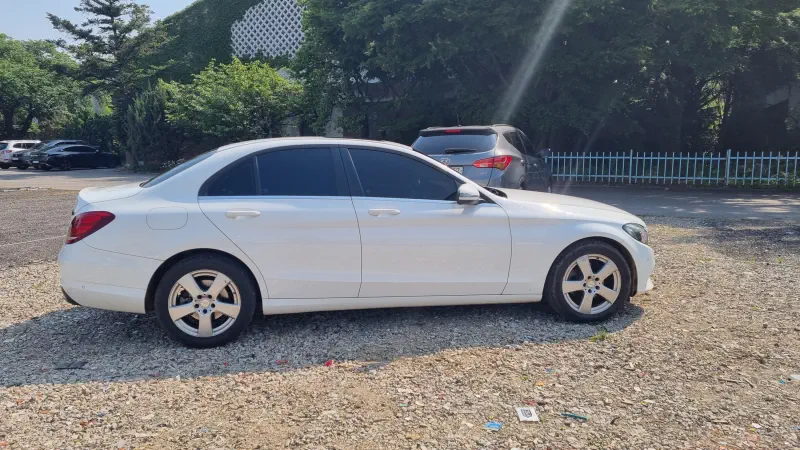 Mercedes-Benz C-Class