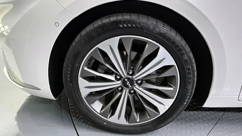 Kia K8