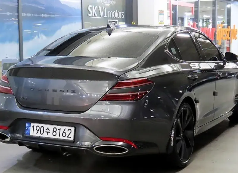 Genesis G70