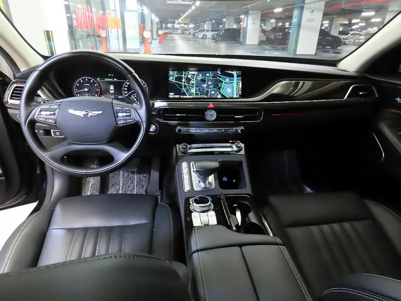 Genesis G90