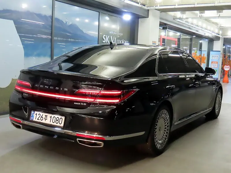 Genesis G90