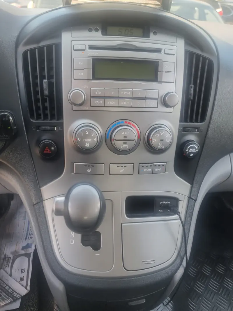 Hyundai Grand Starex