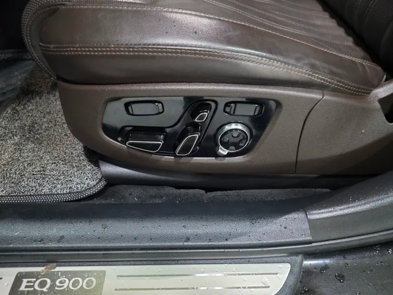 Genesis EQ900