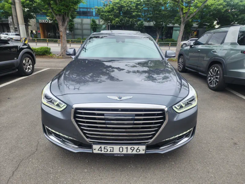 Genesis EQ900