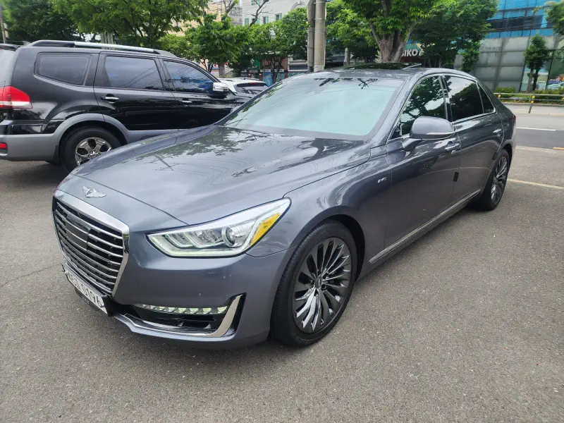 Genesis EQ900