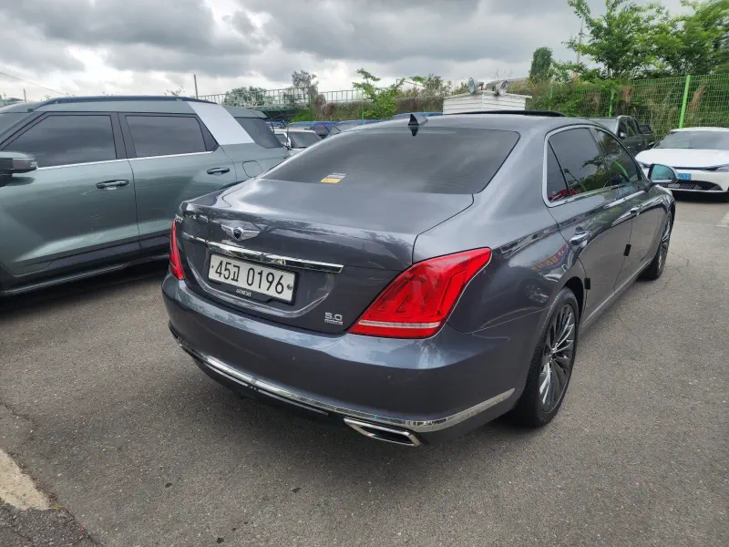 Genesis EQ900
