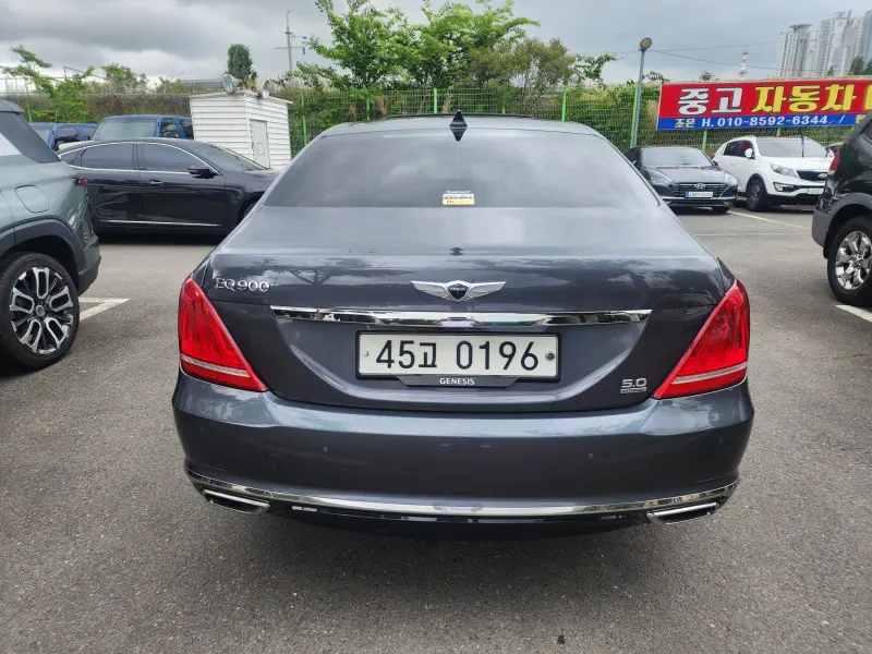 Genesis EQ900