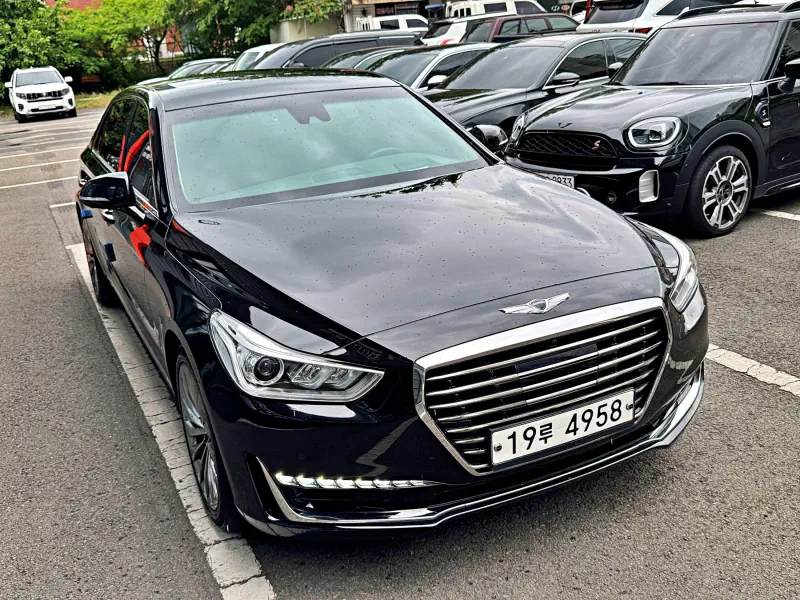 Genesis EQ900