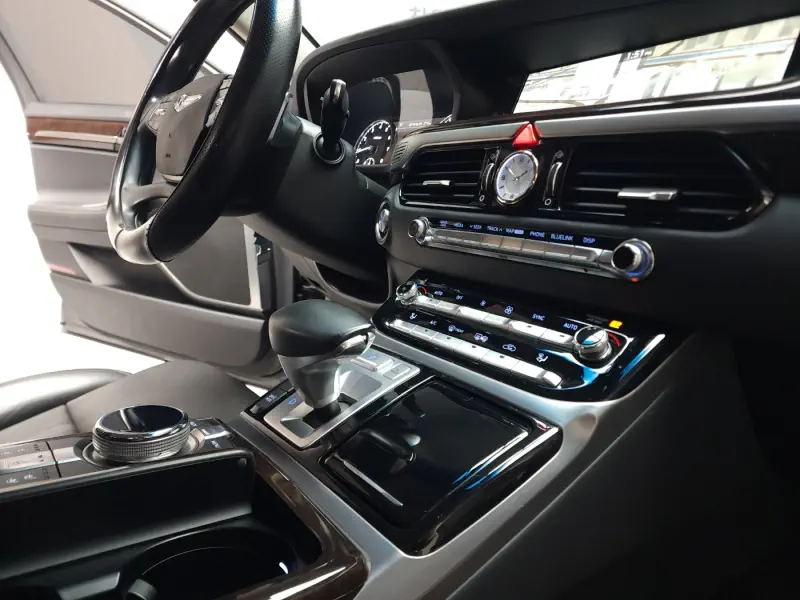 Genesis EQ900