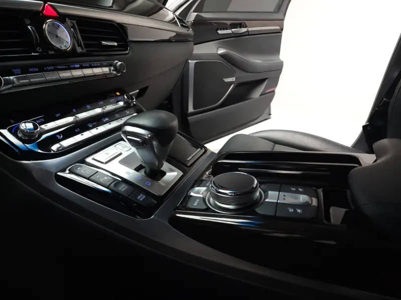 Genesis EQ900