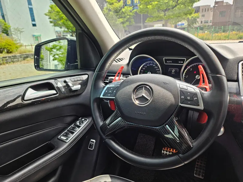 Mercedes-Benz M-class