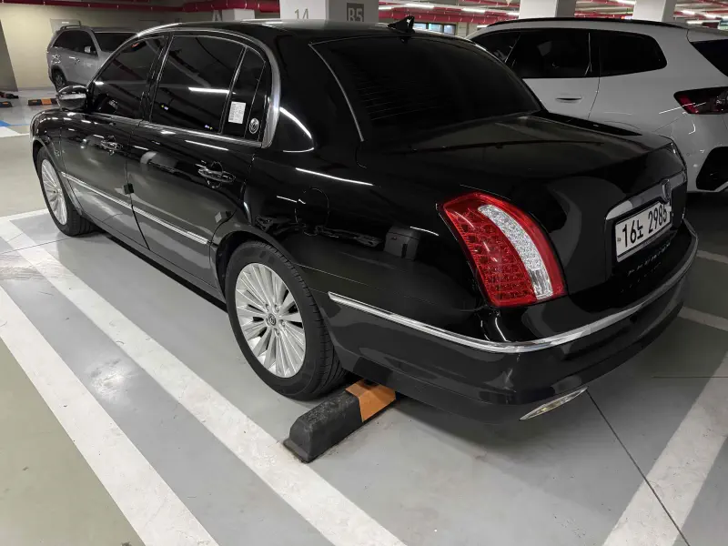 Kia OPIRUS