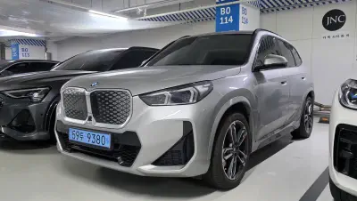 BMW iX1