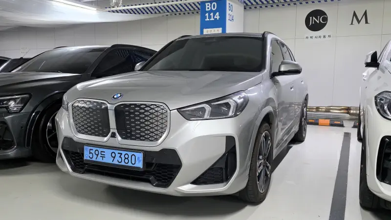 BMW iX1