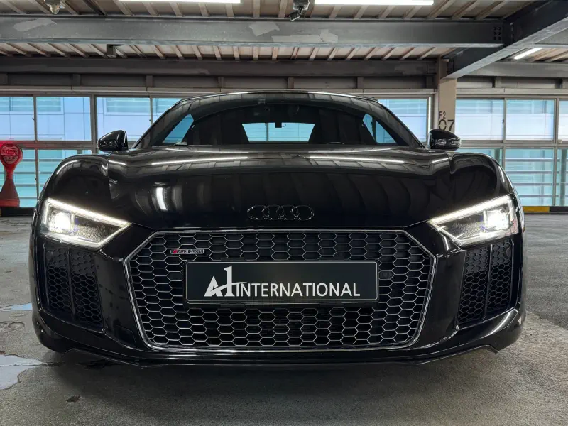 Audi R8