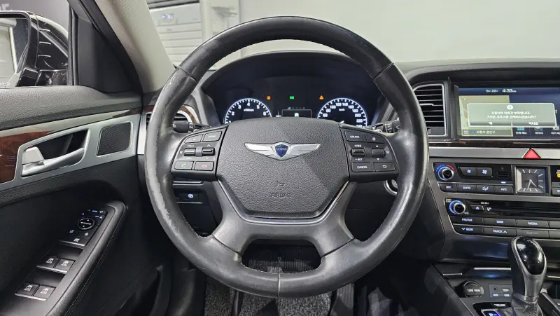Hyundai Genesis