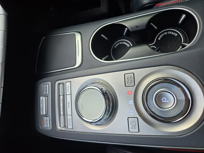 Genesis GV70