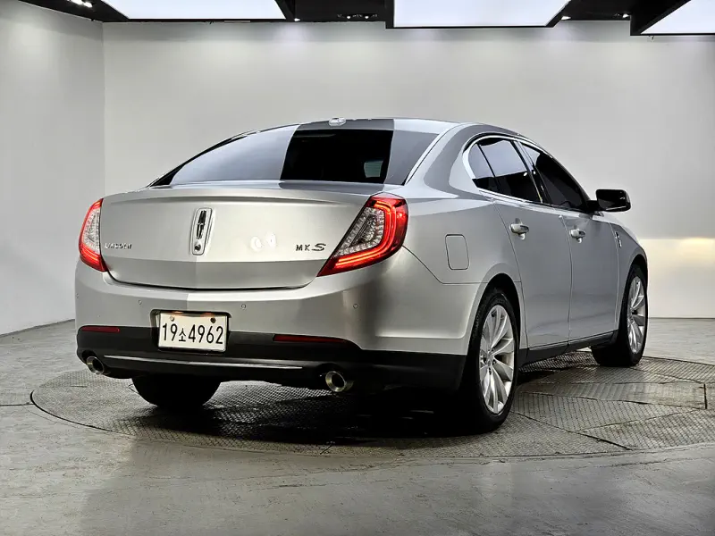 Lincoln MKS