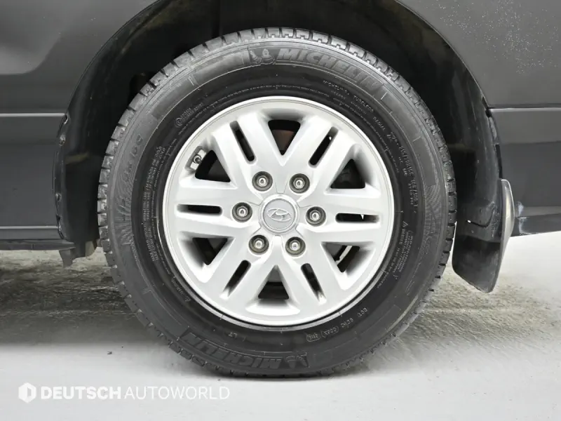 Hyundai Grand Starex